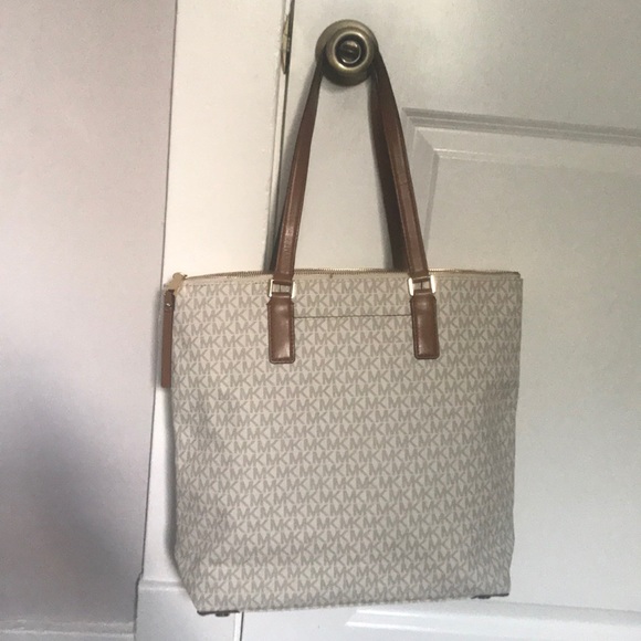 Michael Kors Tote Style Bag
